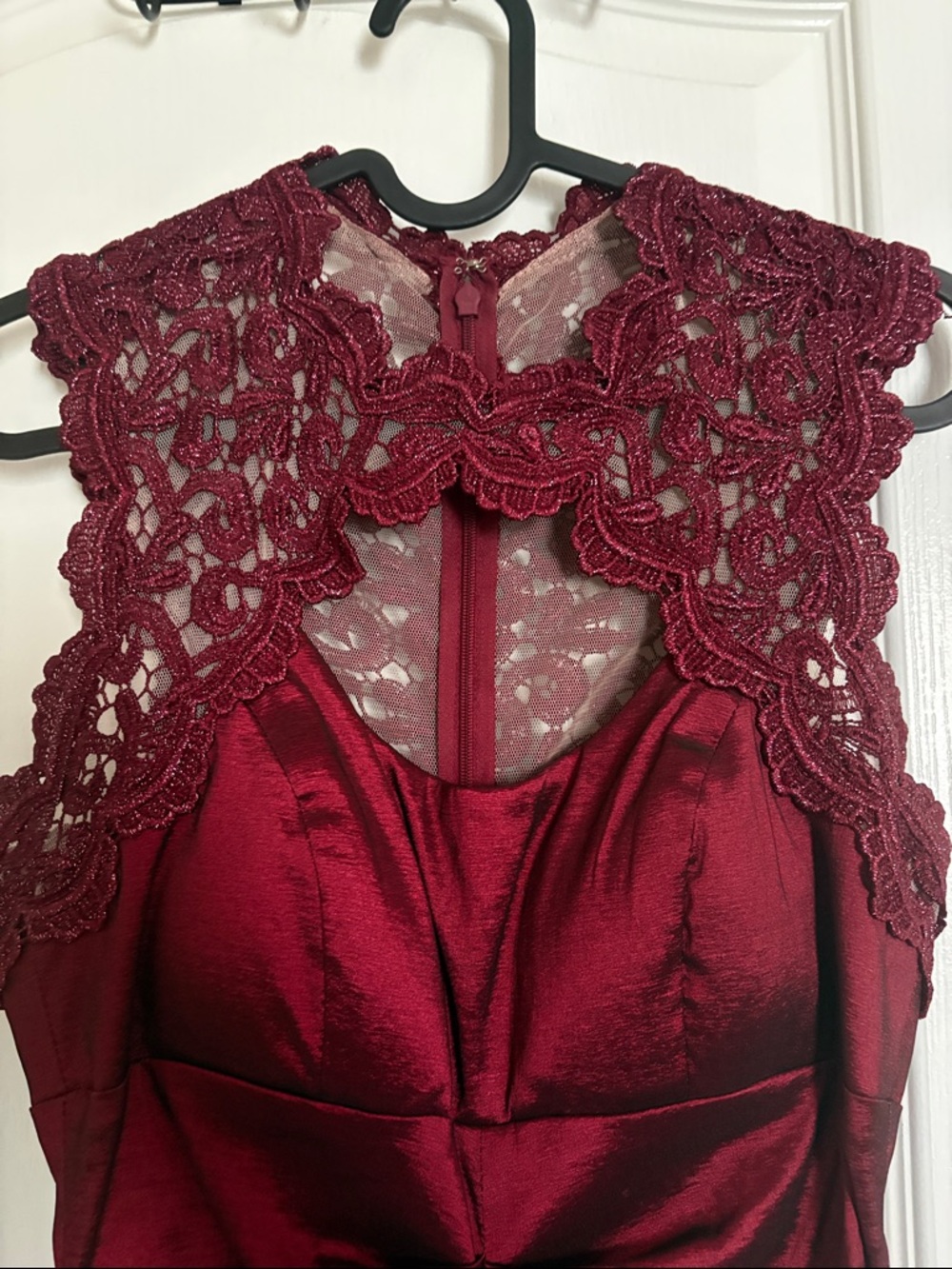 Xscape Burgundy Iridescent Lace-Detail Mermaid Prom Evening Gown - Picture 2 of 10